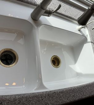 Bathtub and countertop chip and crack repair